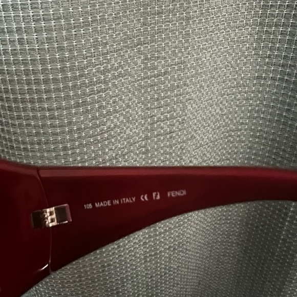 Authentic fendi shades (rare) - Picture 4 of 4